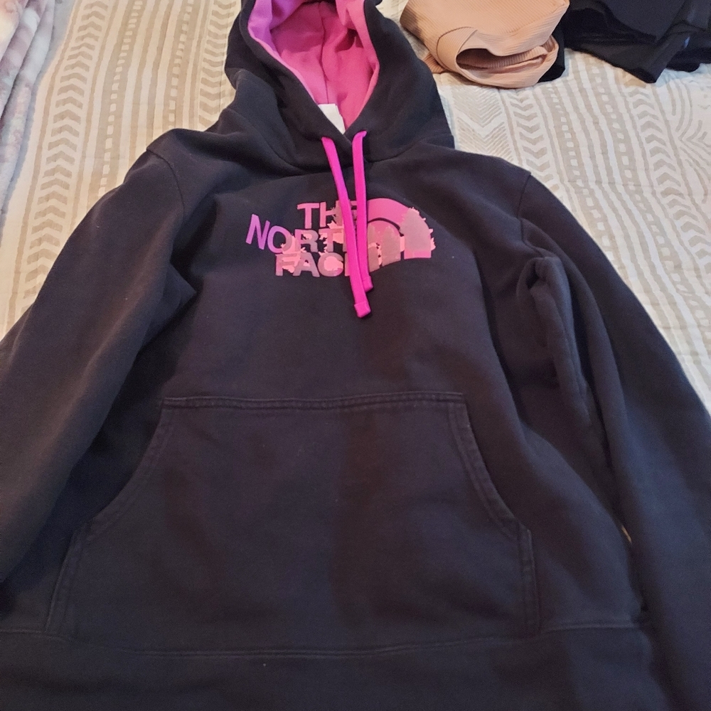 North face pull over hoodie